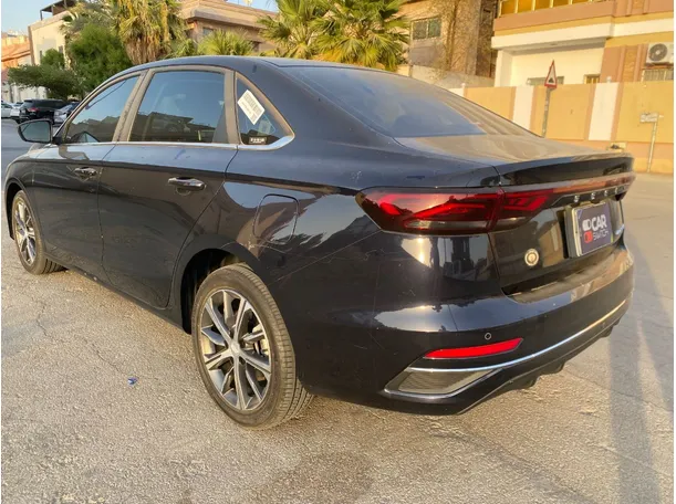 Car image 7