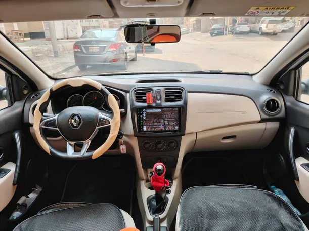 Car image 17