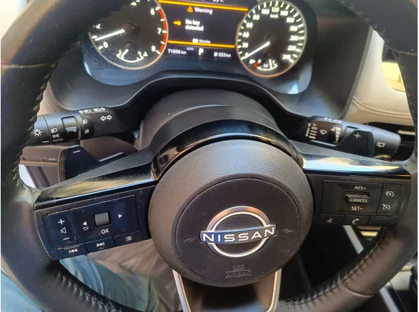 Car image 25