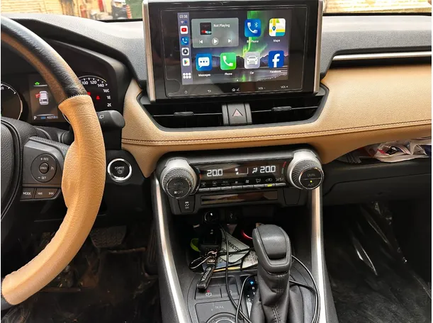 Car image 19