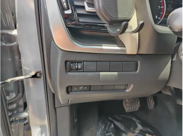 Car image 39