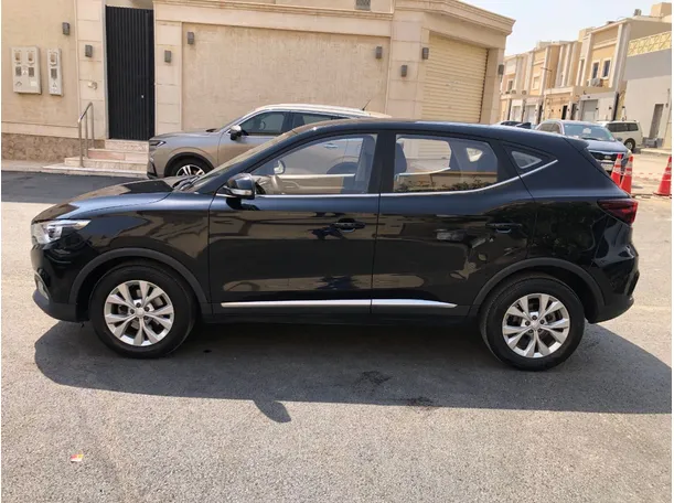 Car image 8