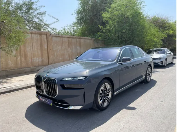2024 بي ام دبليو 735 في الرياض