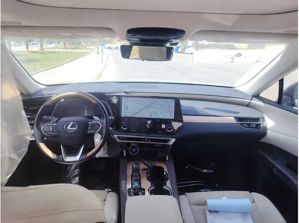 Car image 19