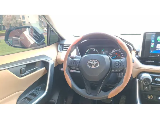 Car image 18