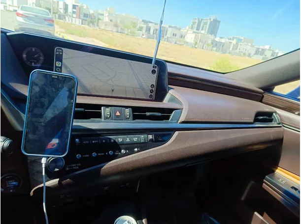 Car image 26