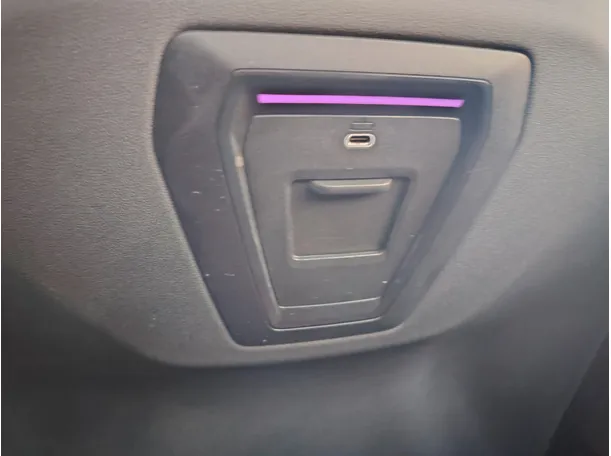 Car image 36