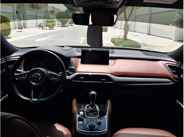 Car image 18