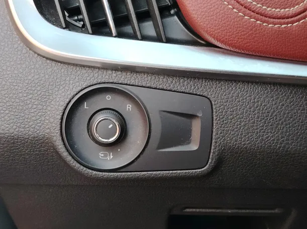 Car image 31