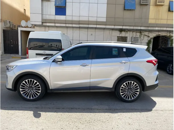 Car image 8