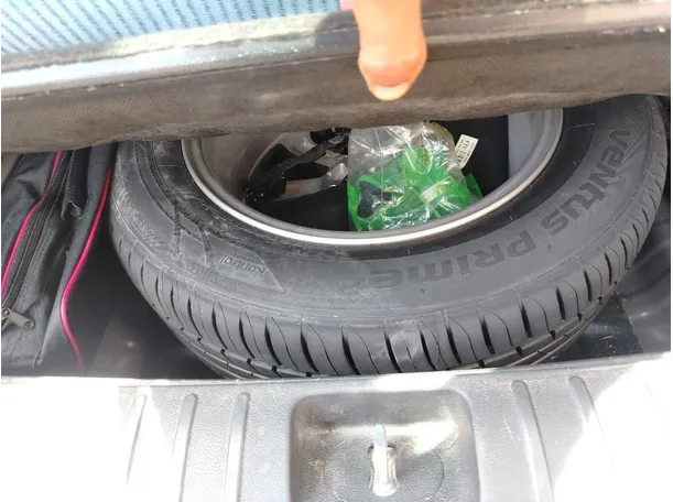 Car image 47