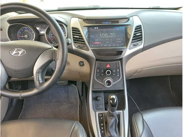 Car image 18