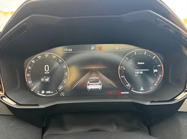 Car image 18