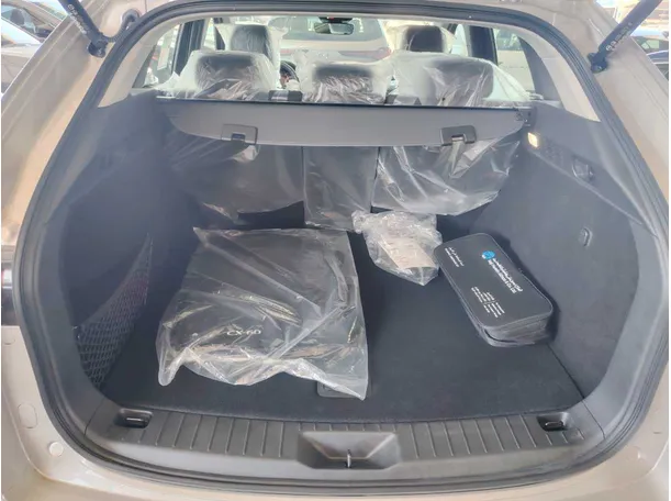 Car image 32