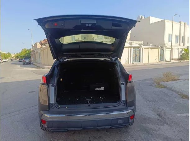 Car image 27