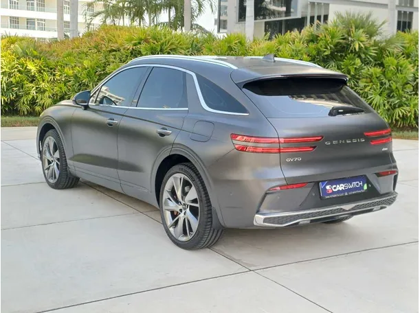 Car image 7
