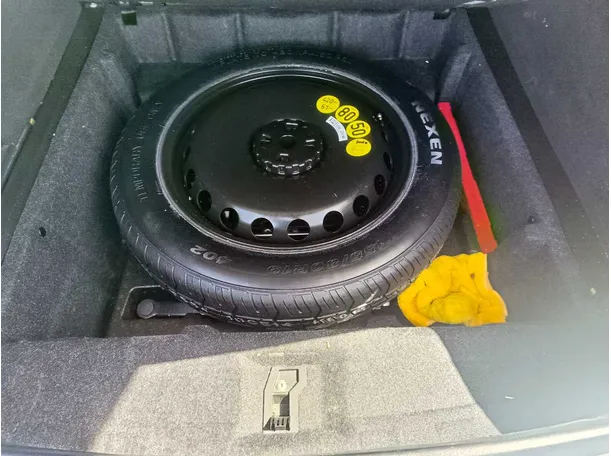 Car image 39
