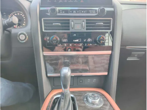 Car image 25