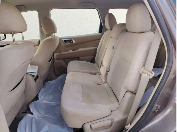 Car image 15