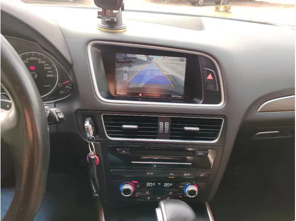 Car image 26
