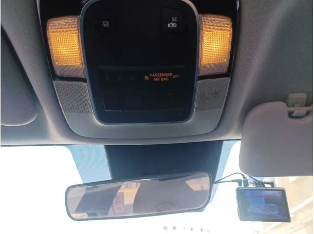 Car image 19