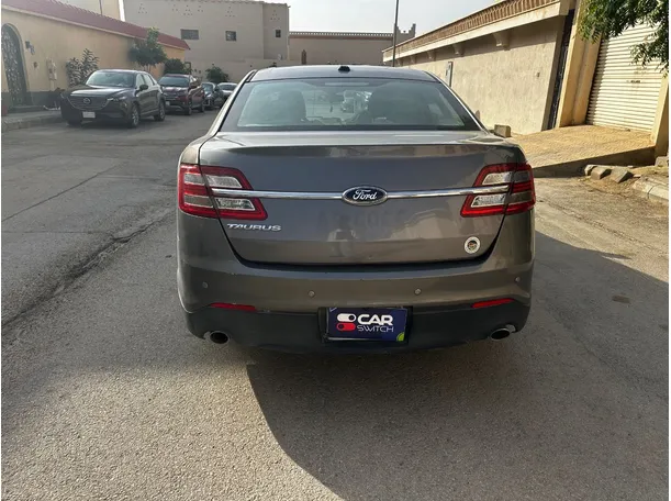 Car image 6