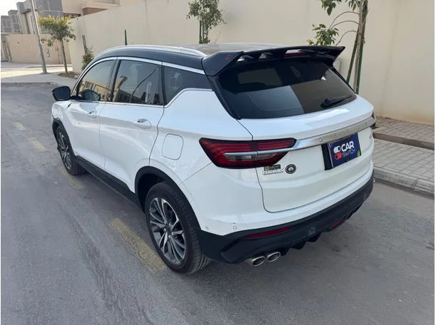 Car image 7