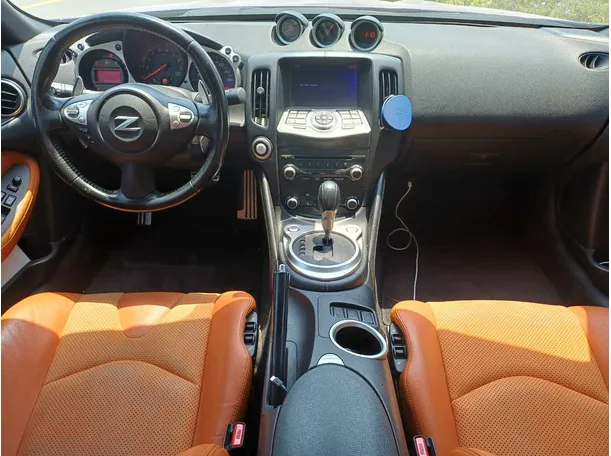 Car image 14