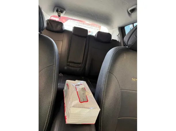 Car image 16