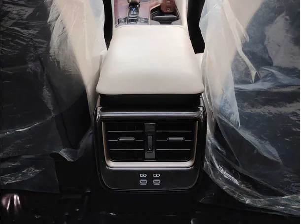 Car image 31