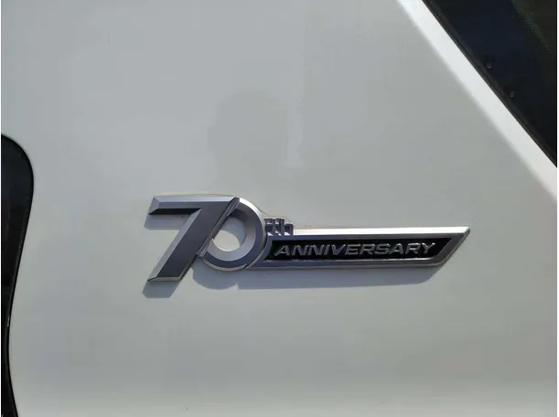 Car image 33