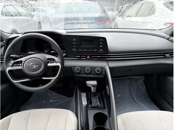 Car image 17