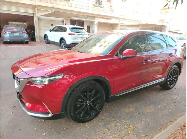 Car image 8
