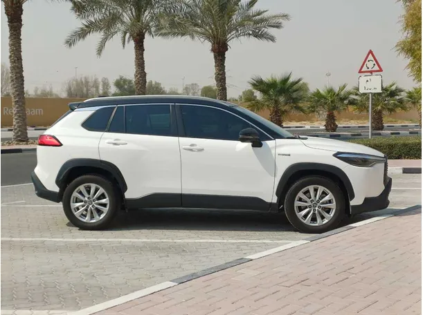 Car image 8