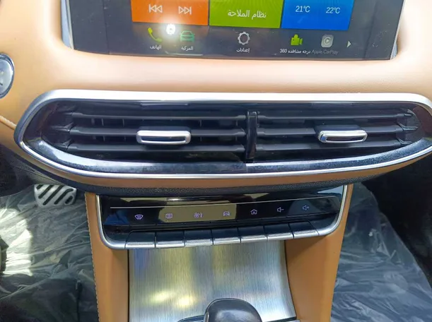 Car image 19