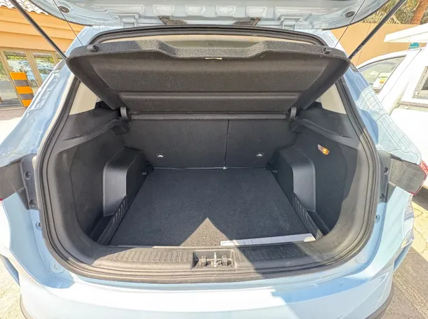 Car image 24