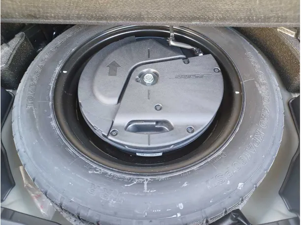 Car image 24