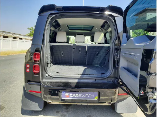 Car image 19