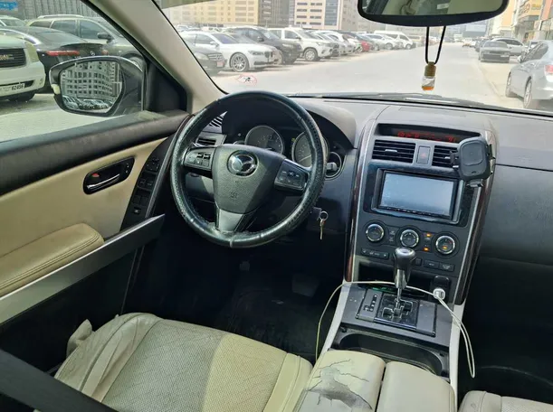 Car image 17
