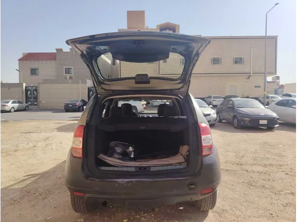 Car image 25
