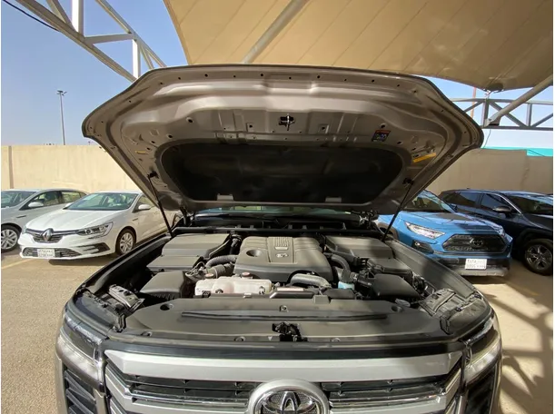 Car image 29