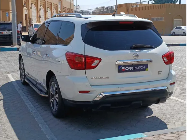 Car image 7
