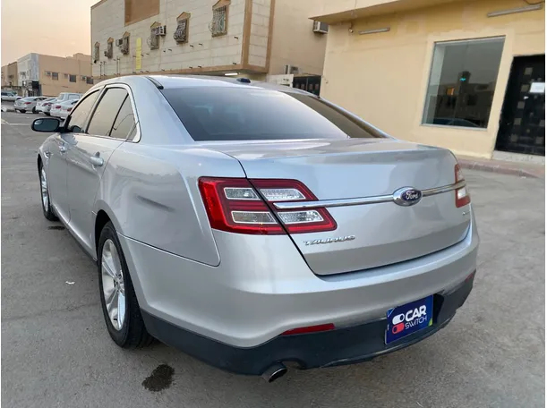 Car image 7