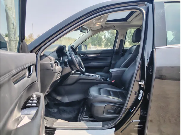 Car image 10