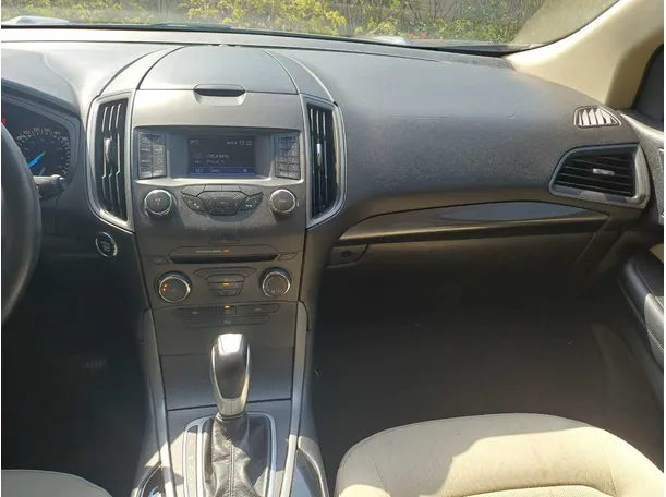 Car image 16