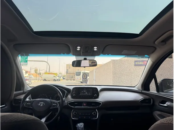 Car image 15