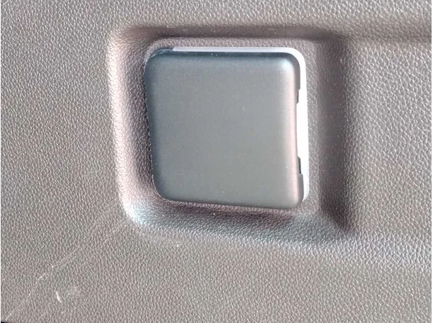 Car image 30