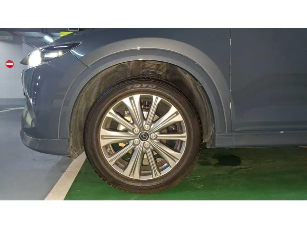 Car image 7