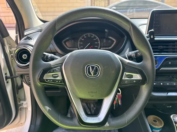 Car image 17