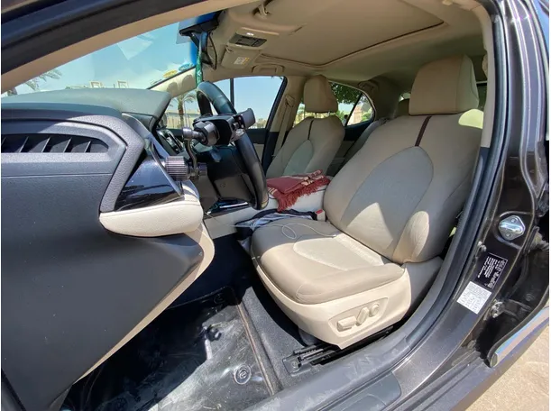 Car image 10
